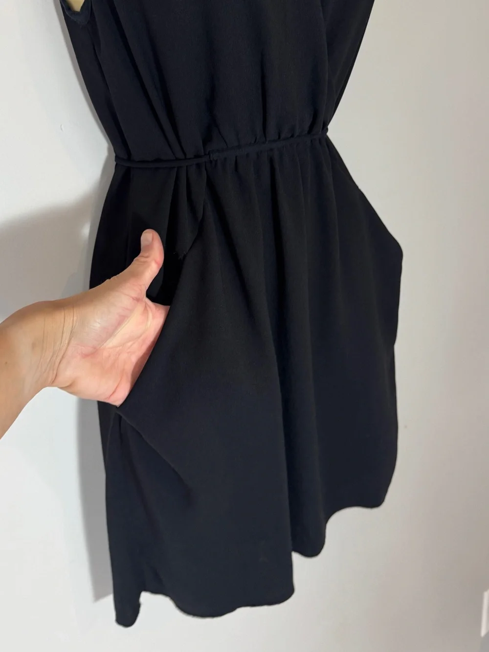 Aritzia Wilfred Sabine Dress Black Cowl Neck Tie Waist Pocket Dress XS - Picture 7 of 9